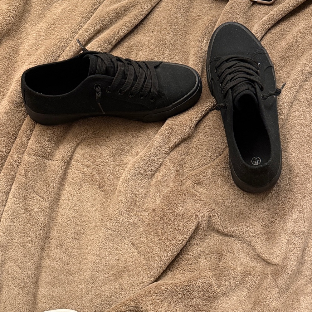 Amazon Black Women's Sneakers